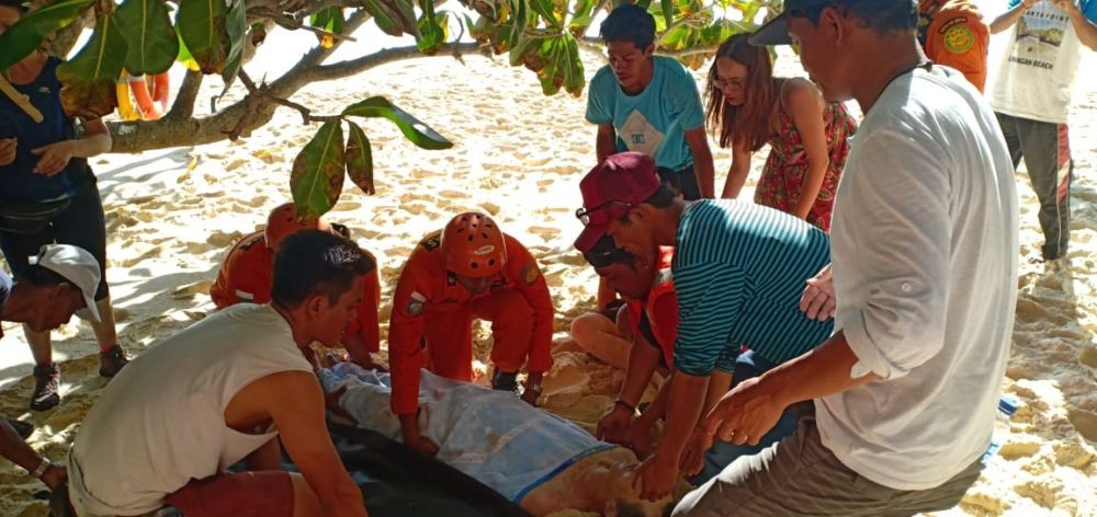 Turis Vietnam Tewas Digulung Ombak Saat Foto di Pantai Klingking