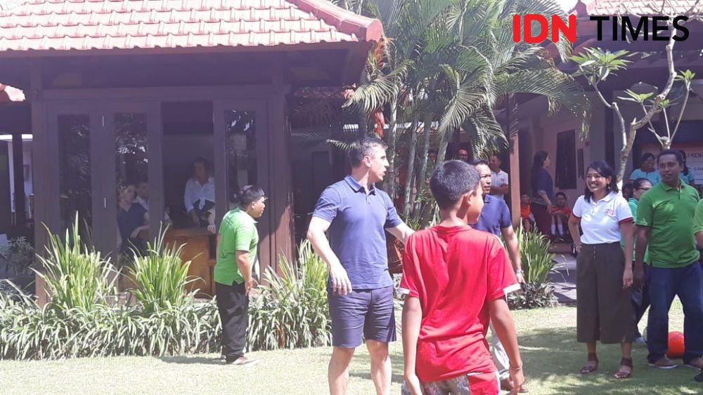 Gary Neville Singgung Sepakbola Indonesia Usai Nonton Bali United
