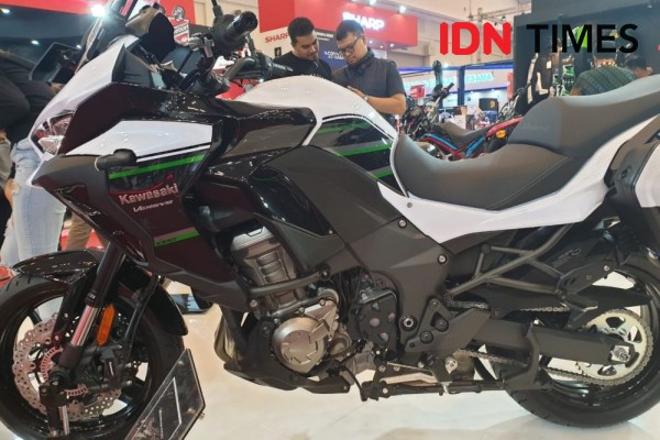 Mau Sport atau Caferacer? Ini 3 Motor Baru Kawasaki di GIIAS 2019