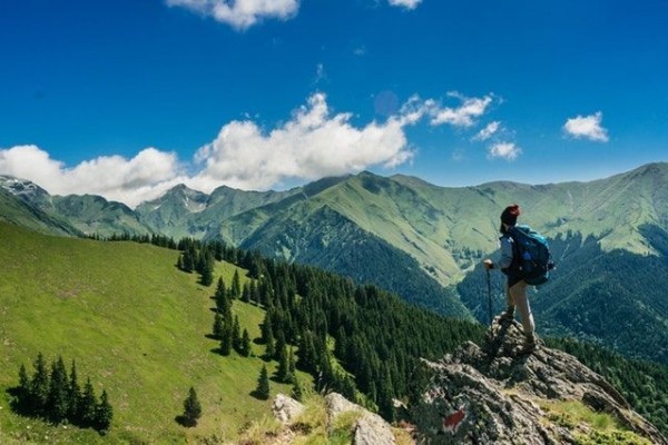 5 Tips Memilih Fashion Item Naik Gunung yang Tepat