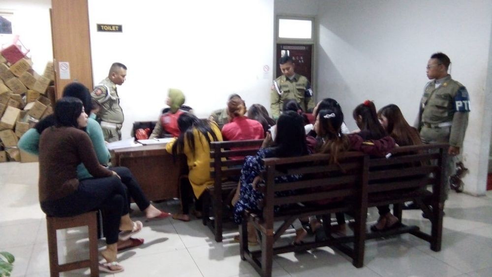 Belasan Terapis di Surabaya Diciduk Satpol PP, Ini Hasil Pemeriksaanya