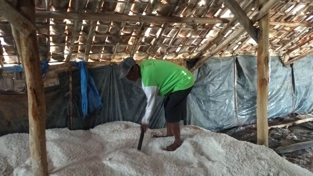 Petani Garam di Tuban Mengaku Rugi, Gubernur Diminta Turun Tangan