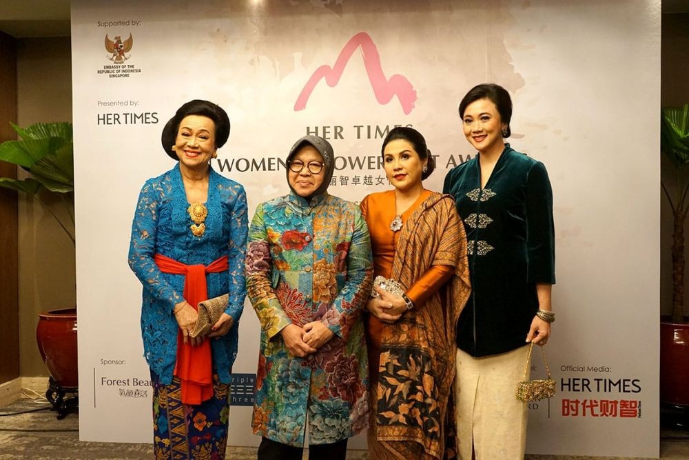 Risma Raih Penghargaan Pemberdayaan Perempuan oleh Her Times Singapura