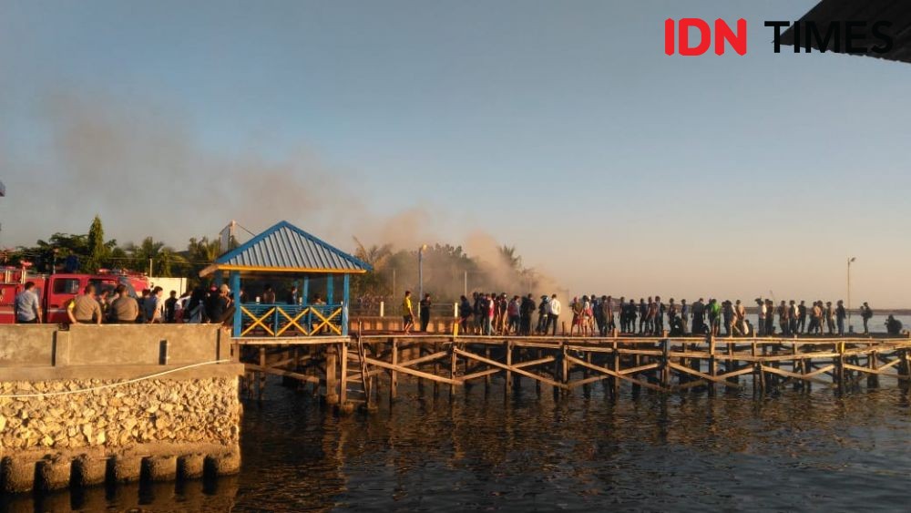 Kapal Patroli Polair Polda Sulsel Terbakar di Dermaga  