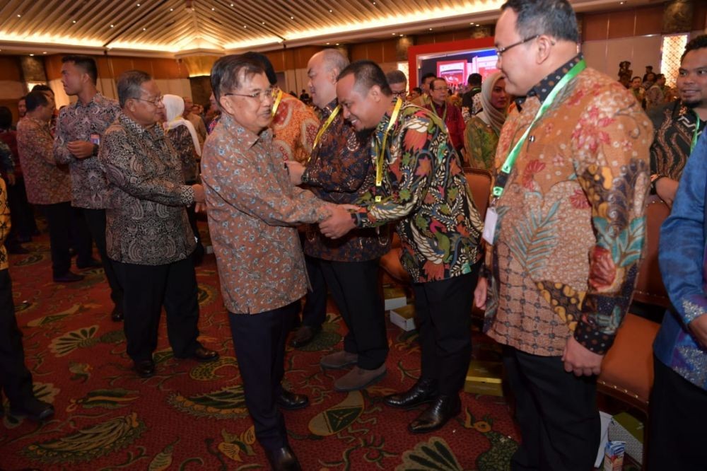 Menginap di Makassar, Wapres Soroti Bau Busuk di Pantai Losari