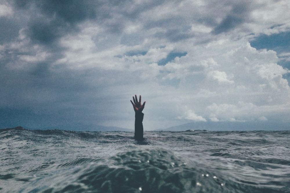 Mitos tentang Orang Tenggelam Banyak yang Percaya