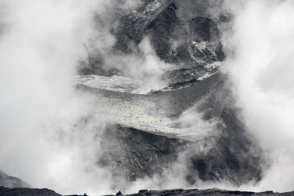 [FOTO] Menengok Gunung Tangkuban Parahu Pascaerupsi Pekan Lalu