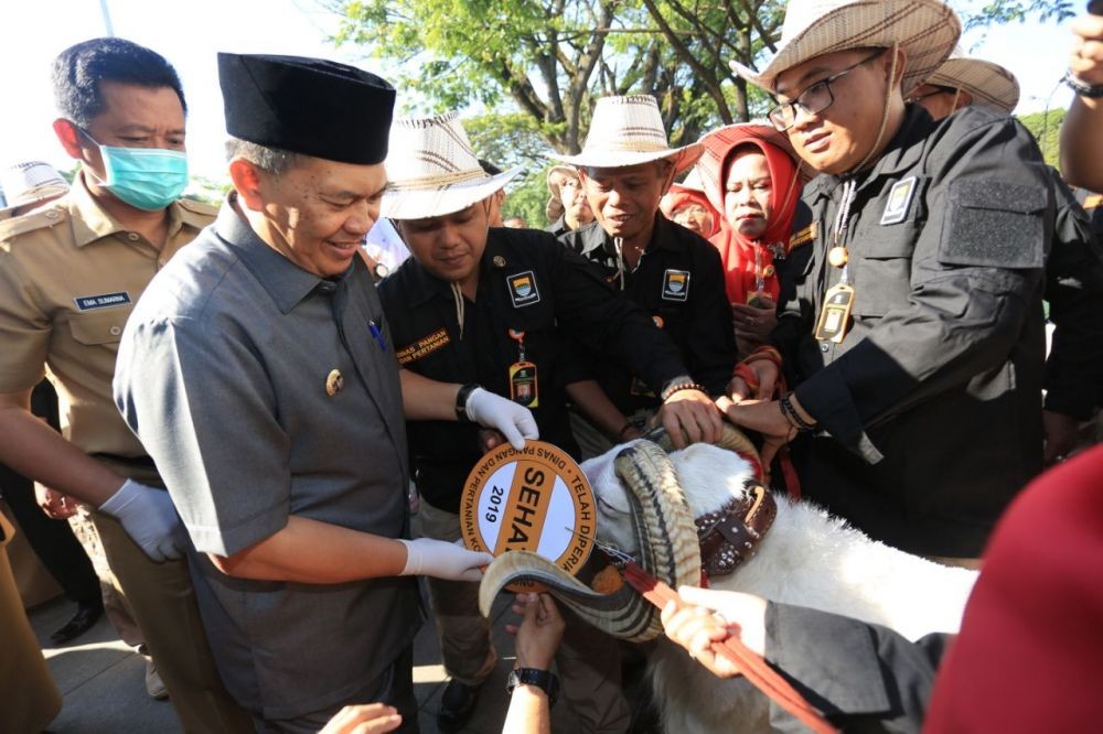 Wali Kota Bandung Imbau Panitia Kurban Tak Gunakan Kantong Kresek