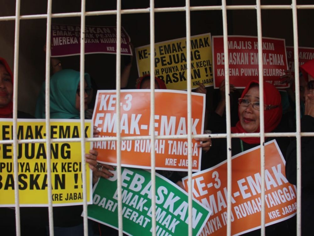 Kampanye Hitam Jokowi, Tiga Emak-emak Divonis Enam Bulan Penjara