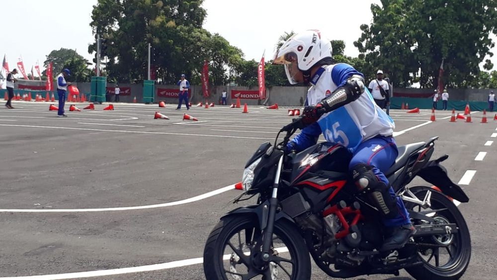 166 Instruktur se-Indonesia adu skill Safety Riding di Medan