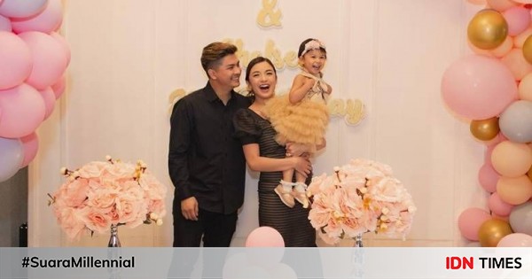 Serba hitam, 10 potret manis kejutan ulang tahun chelsea olivia ke-27