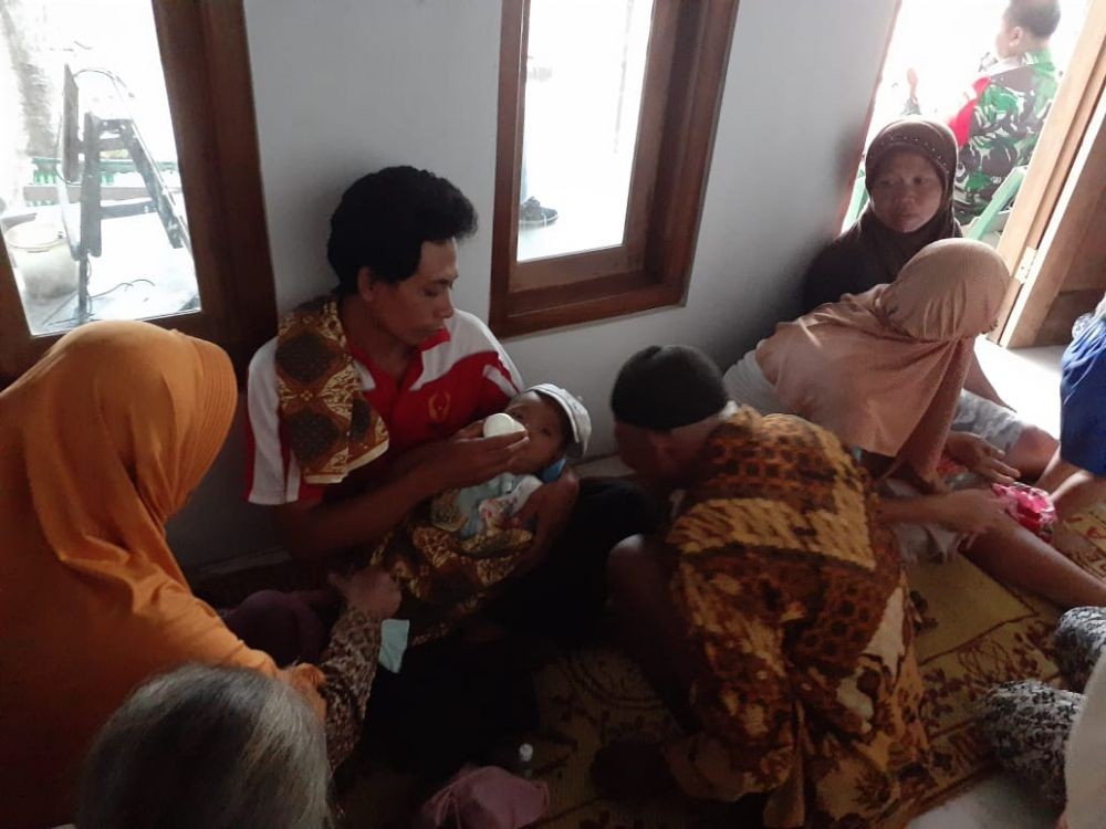 Seorang Ibu Nekat Melemparkan Anak Balitanya ke Dalam Sumur