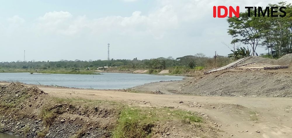 Ratusan Warga Srandakan Tolak Penambangan Pasir di Sungai Progo