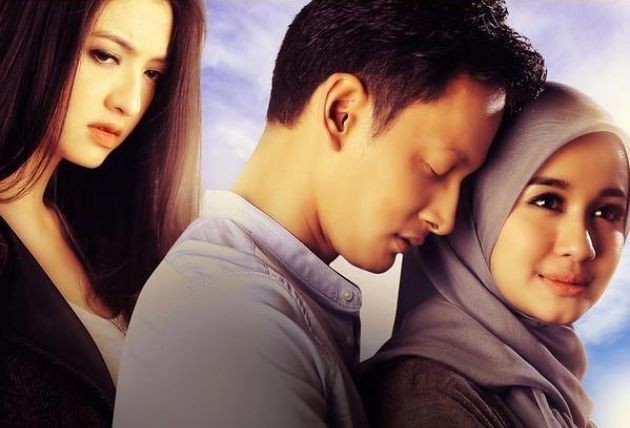 5 Film Indonesia Ini Mengisahkan Cinta Segitiga, Bikin Baper Abis