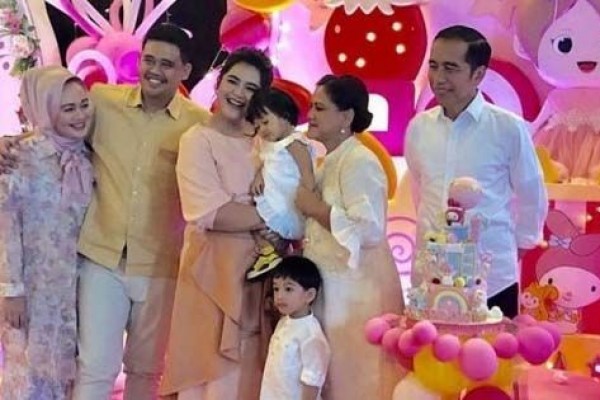 Ulang Tahun Cucu Jokowi Sedah Mirah, Meriah!