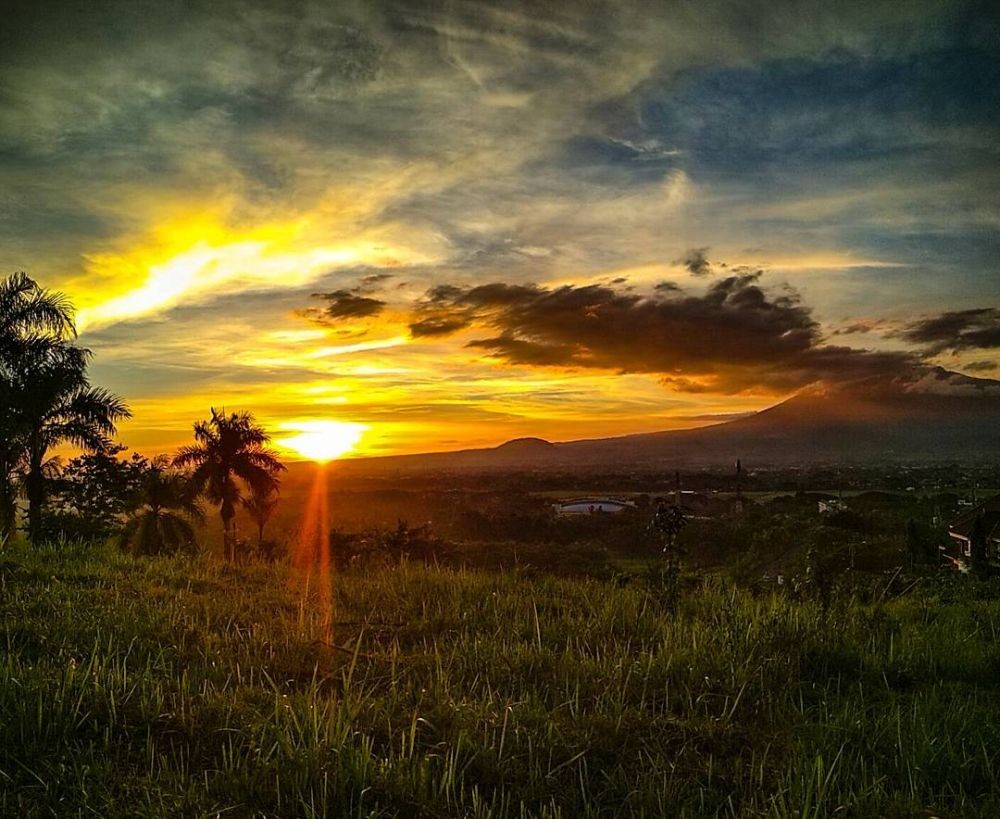 9 Rekomendasi Spot Sunset Terbaik di Kota Batu-Malang, Pernah ke Sini?