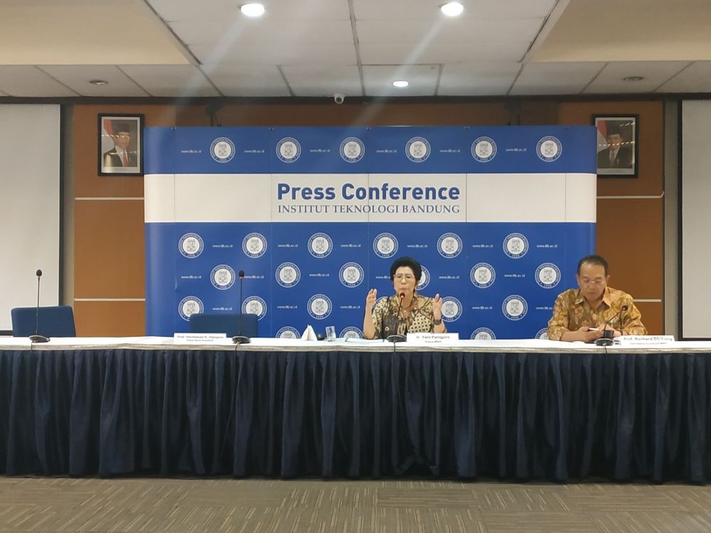 Spanduk Bertuliskan Anti Khilafah Bagi Rektor ITB Terpasang di Bandung