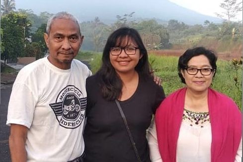Kisah Leony, Driver Ojol Cum Laude dari  Semarang