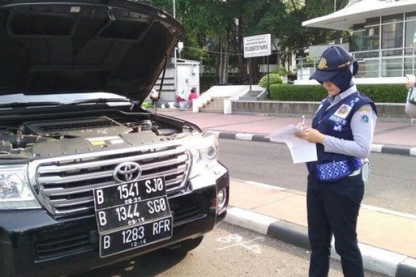 Cara Mengetahui Pelat Nomor Mobil Dinas Pejabat lewat Kode Huruf Akhir