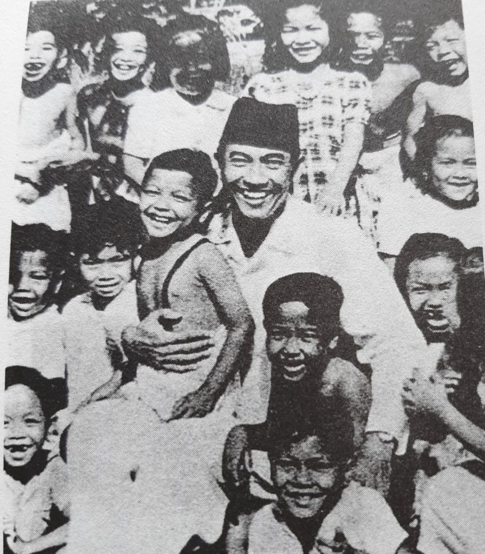 7 Januari 1962: Sukarno Selamat dari Upaya Pembunuhan di Makassar