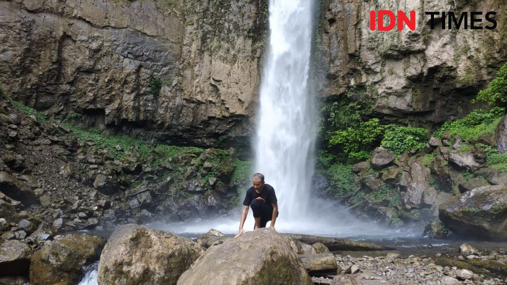 Keindahan Air Terjun Saringgana di Hutan TNGL