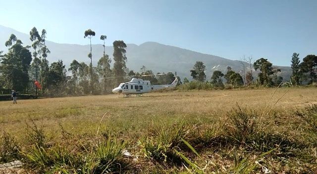 Padamkan Kebakaran di Ciremai, Helikopter Ambil Air dari Situ Cikuda