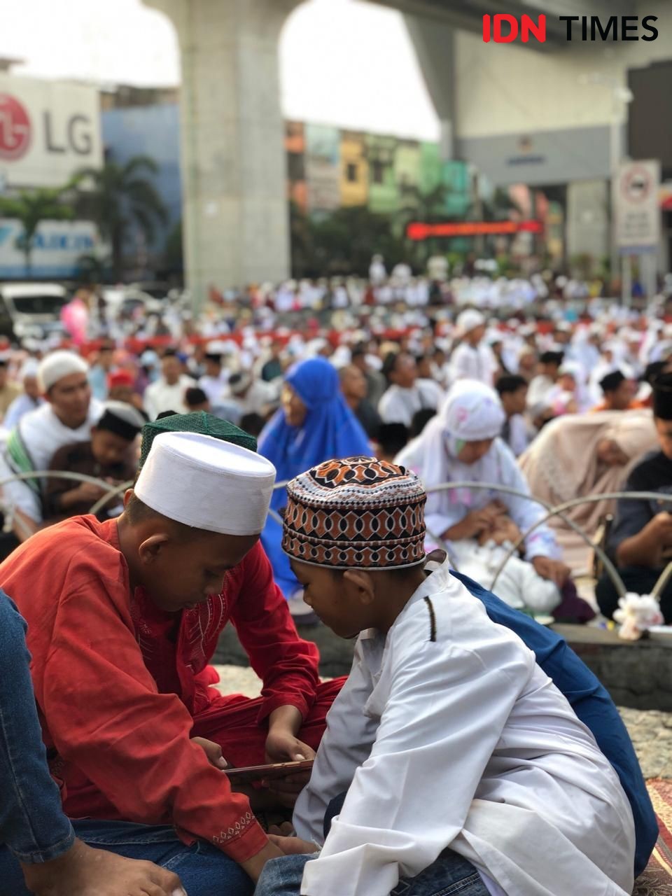 Salat Ied di Masjid Agung, Tradisi Turun Temurun Warga  Palembang