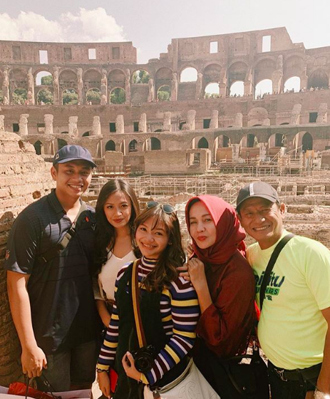 10 Potret Cetar Amel Carla Keliling Eropa Rayakan Ulang Tahun Ke-18