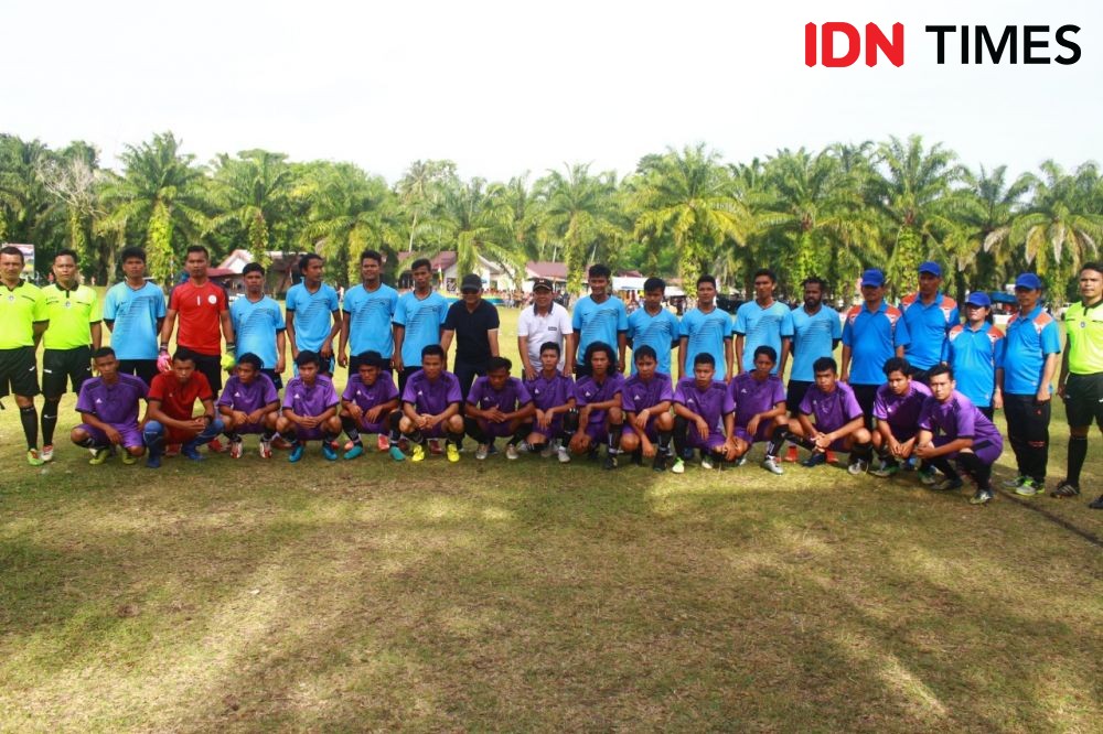 Turnamen Sepakbola Dibuka, 16 Kesebelasan Berebut Piala Bupati Tapteng