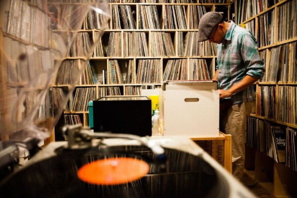 9 Hal yang Membuat Vinyl Record Lebih Baik dibanding Media Musik Lain