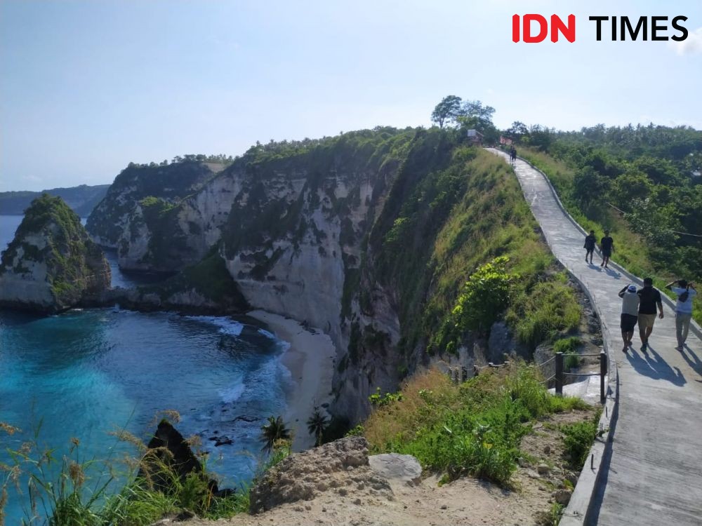 Retribusi Turis Asing ke Nusa Penida Raup Rp 1,8 Miliar Sebulan