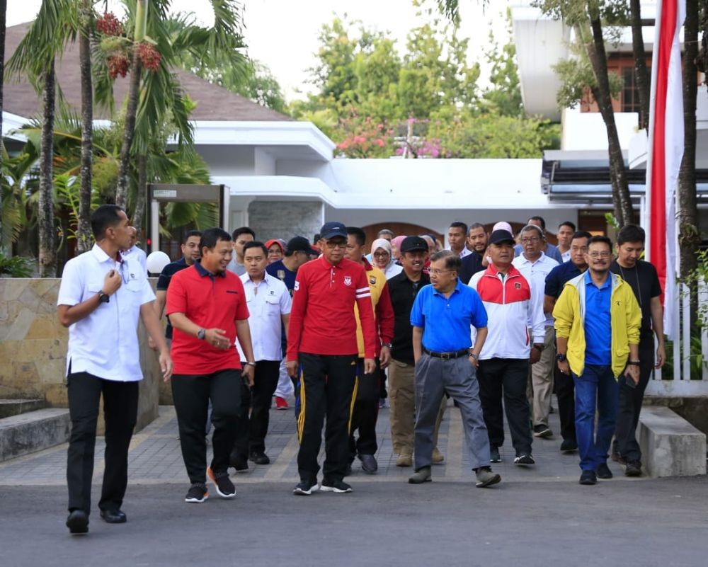 Menginap di Makassar, Wapres Soroti Bau Busuk di Pantai Losari