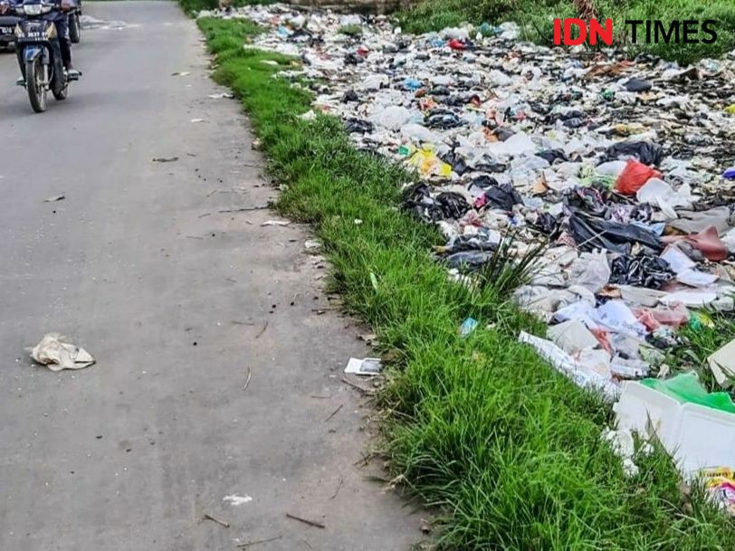 Minimnya Armada Sebabkan Sampah di Palembang Sulit Terangkut