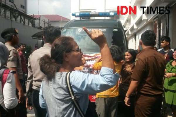 Terdakwa Penipu Nasabah BNI Dituntut 4 Tahun Penjara, Korban Mengamuk
