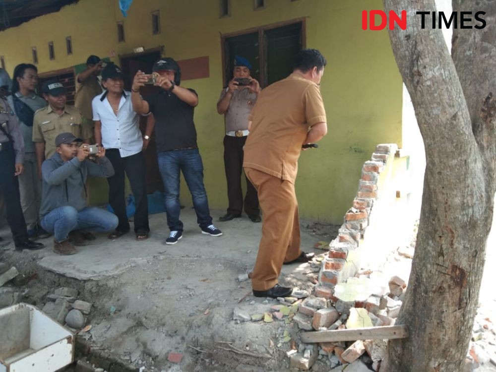 Diduga Tempat Transaksi Narkoba, 2 Rumah di Jermal Dirobohkan Polisi