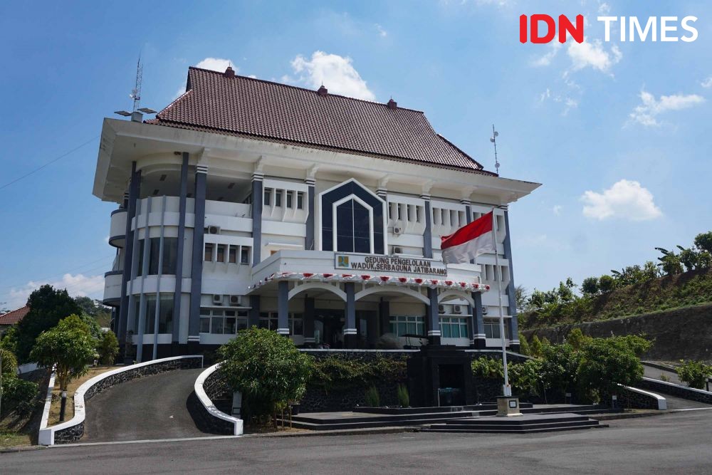 [FOTO] PLTS Bendungan Jatibarang, Pertama di Indonesia