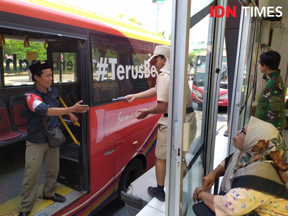[FOTO] Semaraknya Para Petugas BRT Trans Semarang Cosplay Ala Pejuang