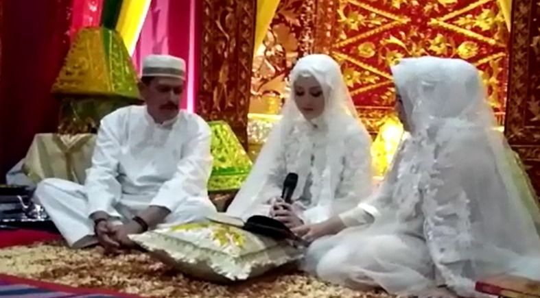 5 Momen Bahagia Cut Meyriska & Roger Danuarta dalam Siraman Adat Aceh