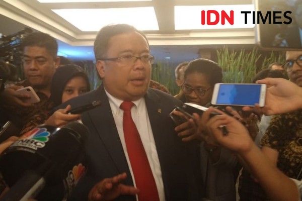 Menteri Bappenas Serahkan Detail Kajian Ibu Kota Baru kepada Jokowi