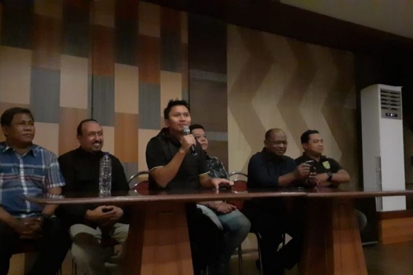 Bonek Minta Pecat Candra, Azrul Ananda: Mereka Berjasa Bagi Persebaya