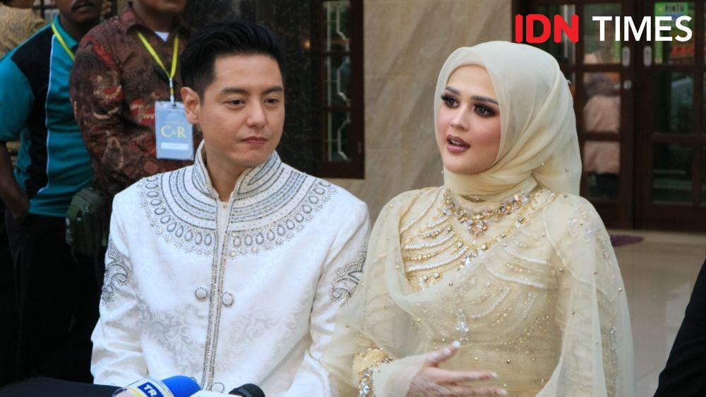 Demi Hadiri Nikah Sahabat, Cut Meyriska dan Roger Tunda Bulan Madu