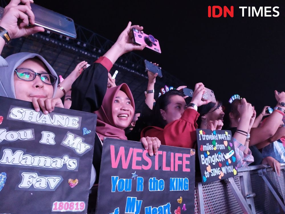Fans Setia Westlife dari Bangkok & Malaysia Tetap Muncul di Jakabaring