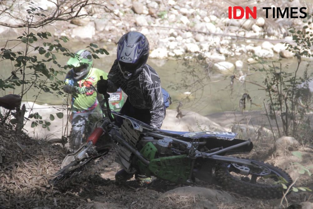 Rayakan HUT RI, Ratusan Rider Motor Trail Taklukkan Medan di Dlingo