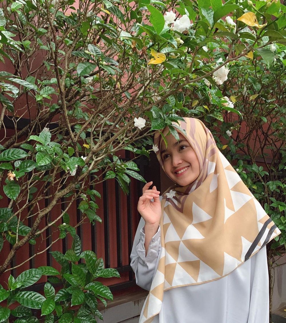 Dikira Adik Mikha Tambayong, Ini 10 Potret Manis Cut Syifa
