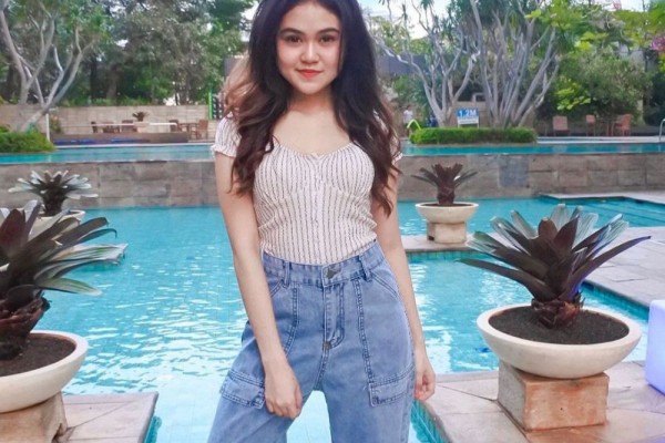 Referensi untuk Cewek Mungil, Berikut 7 OOTD Cute ala Selebgram Indy