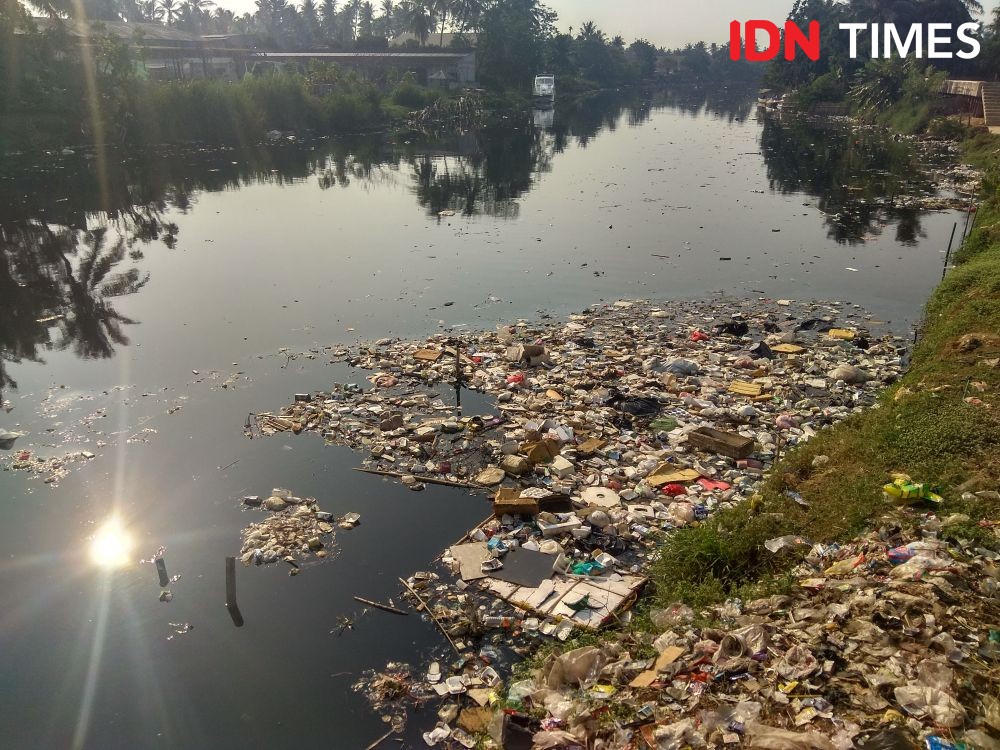 Hari Sumpah Pemuda, Mapala Banten Minum Air Kotor Sungai Ciujung 