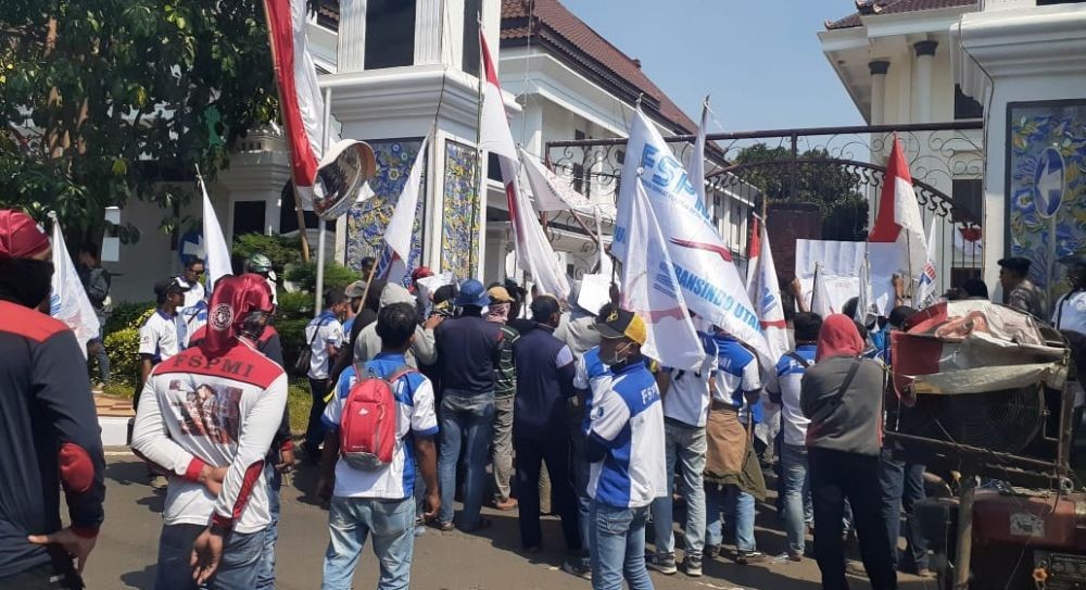 Tagih Janji Perusahaan, Ratusan Pekerja Mengadu ke Pemkab Tuban