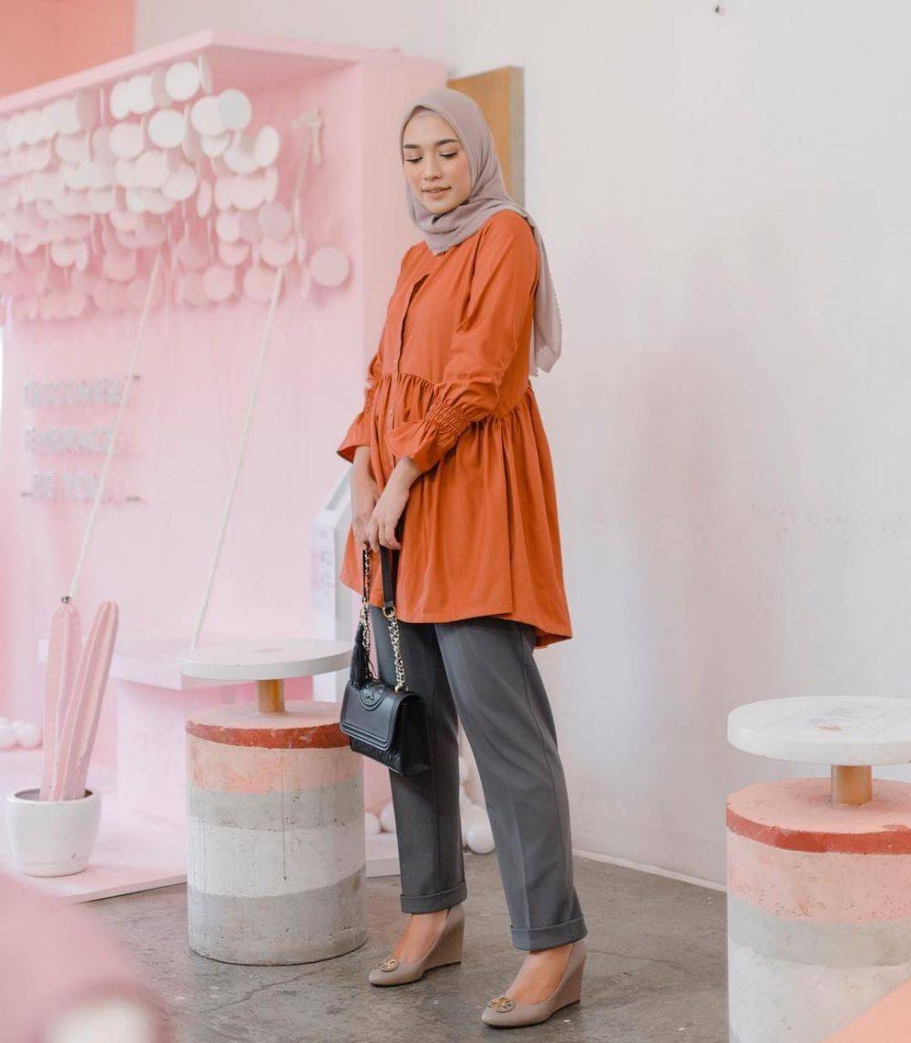 10 Inspirasi Outfit Hijab Simpel Nan Elegan Untuk Ke Kantor