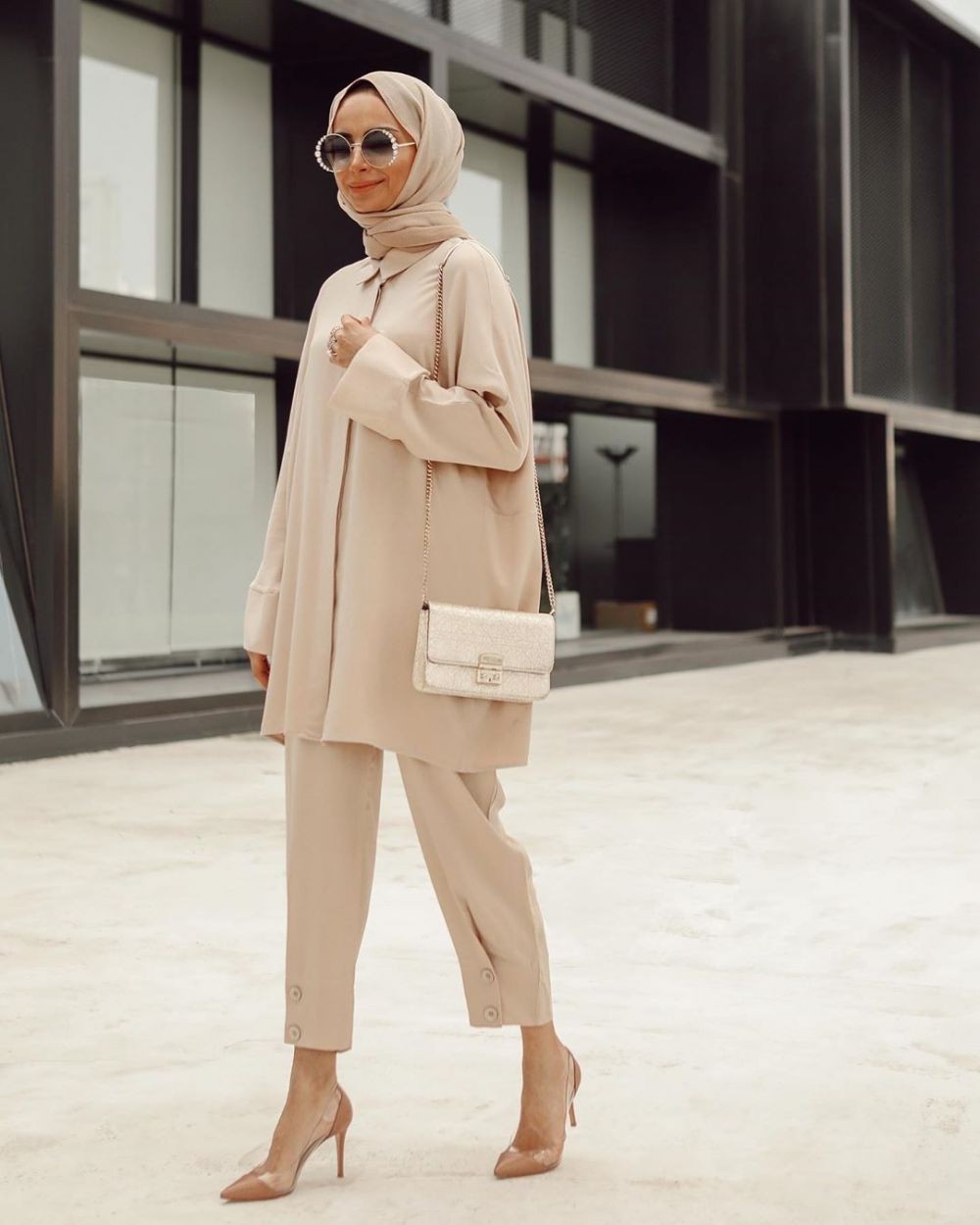 10 Inspirasi Outfit Hijab Simpel Nan Elegan Untuk Ke Kantor 9993