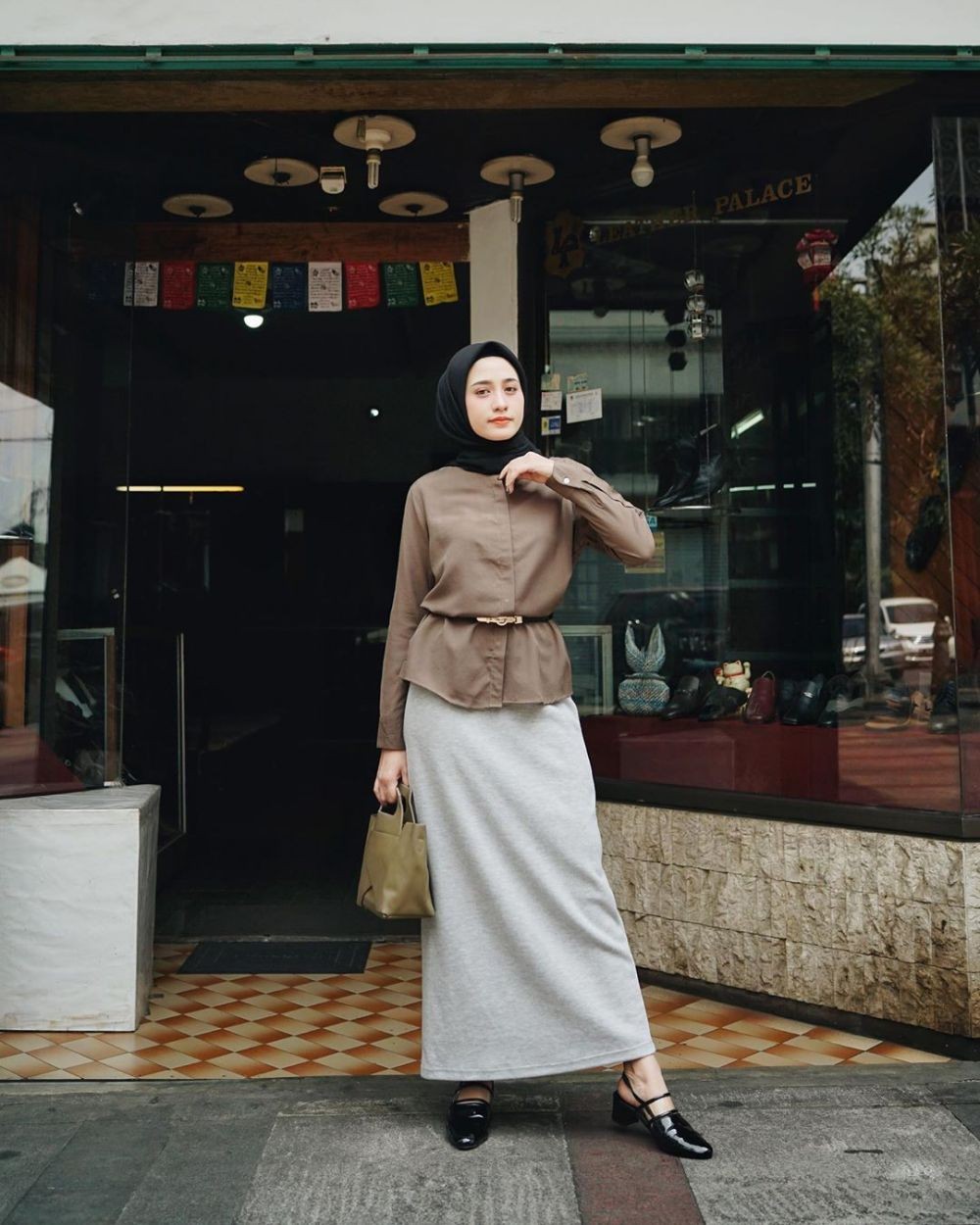 10 Inspirasi Outfit Hijab Simpel Nan Elegan Untuk Ke Kantor